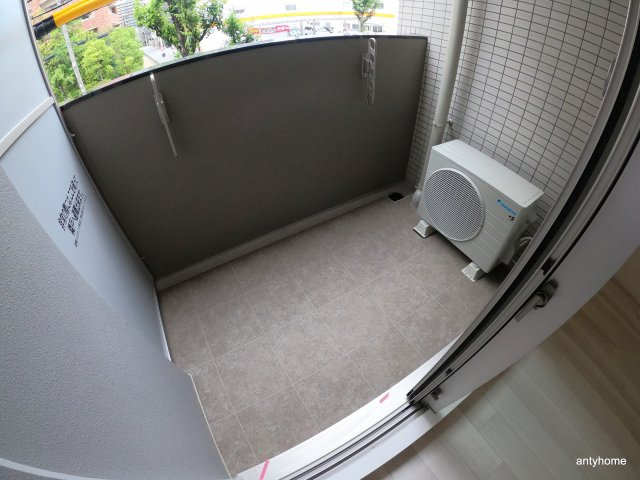 レジデンス大阪福島フォルテ　仲介手数料無料のバルコニー