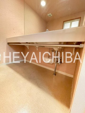 ライヴス森下スタジオの洗面所|収納