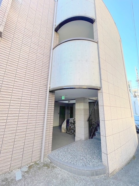 プルミエール西荻のエントランス