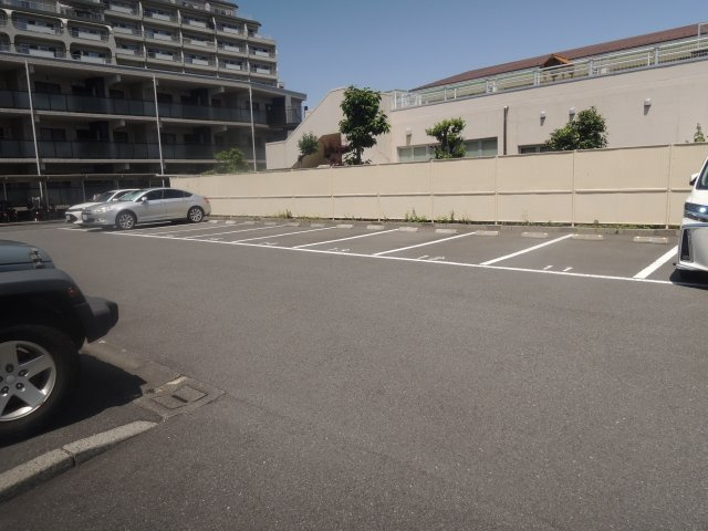 【駐車場】