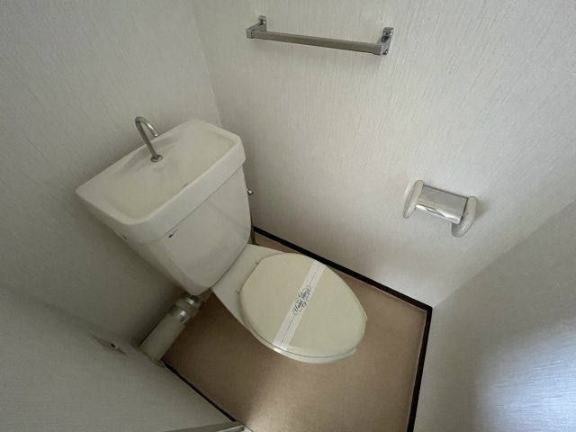 吉祥寺北町ハイムのトイレ|別号室・同間取り写真です。トイレ