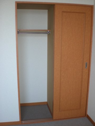 レオパレス中原の内装|明るい色調の室内です