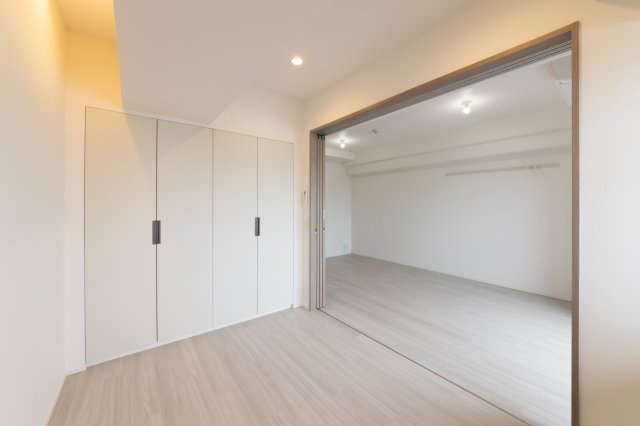RESIDENCE　KOENJIの洋室|落ち着いた色調の洋室です