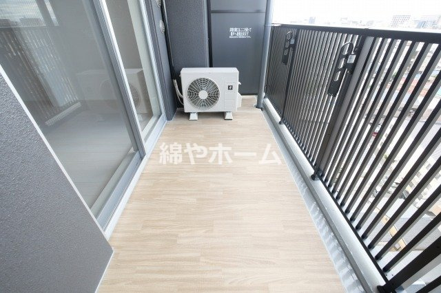 スワンズシティ大阪エスクレアのバルコニー|外からの目が気にならないバルコニーで洗濯物が干せます