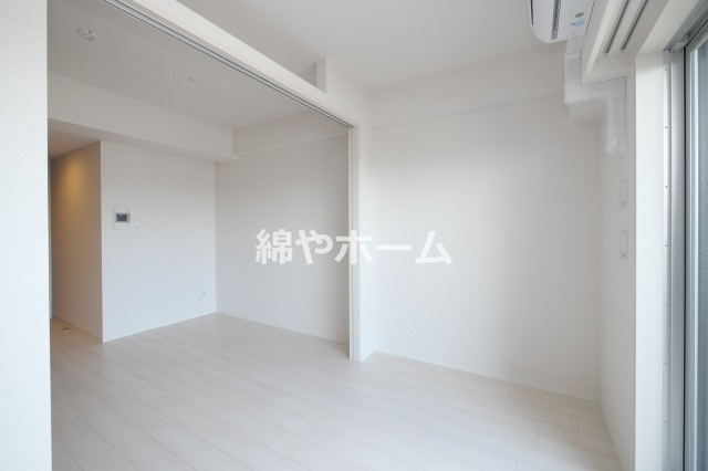 スワンズシティ大阪エスクレアの寝室|明るい洋室です