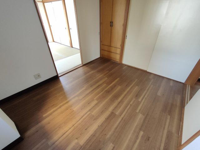 プラーズ松島の居間・リビング