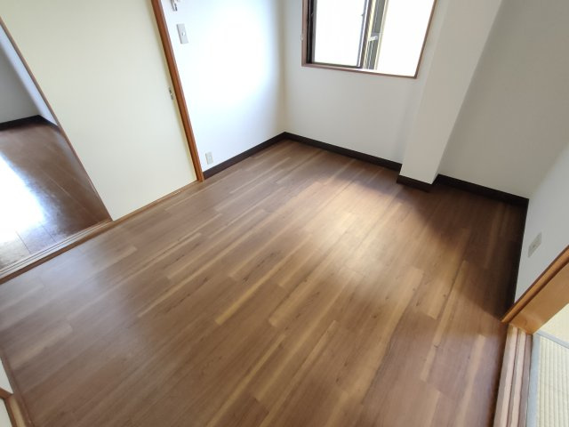 プラーズ松島の居間・リビング
