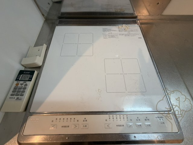 APRILE南森町のキッチン