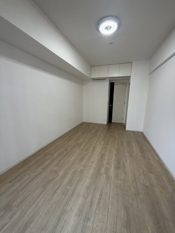 APRILE南森町の居間・リビング