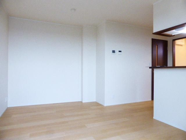 大和市上和田の賃貸マンションの居間・リビング