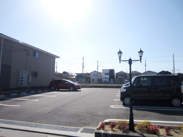 【駐車場】