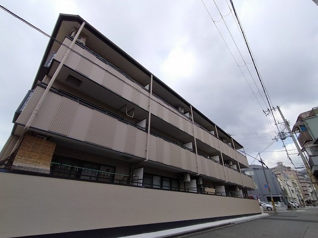神戸市兵庫区荒田町３丁目のアパート
