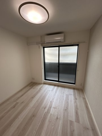 ALEGRIA姫島Ⅱの寝室|開放的な寝室です