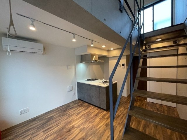 LEGALAND茗荷谷の内装