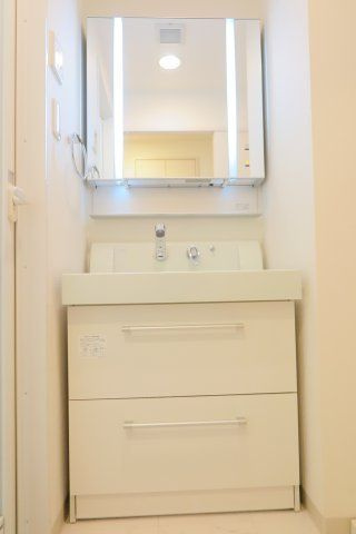 BRAVI南堀江の独立洗面台