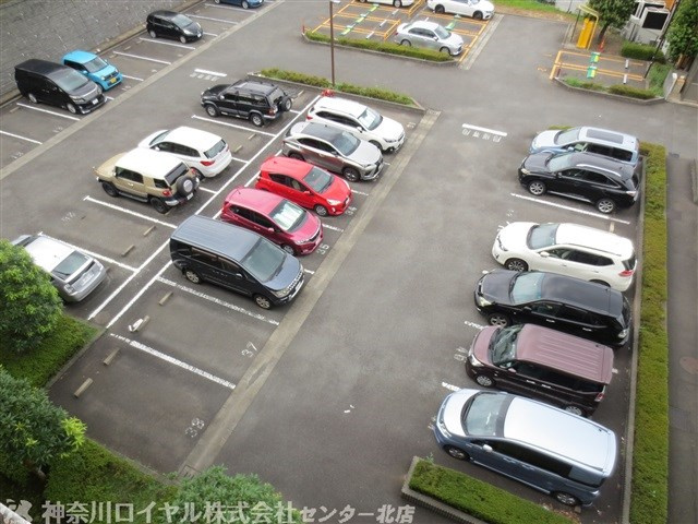 【駐車場】