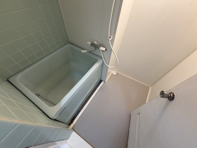 松風園ハウスA棟の浴室