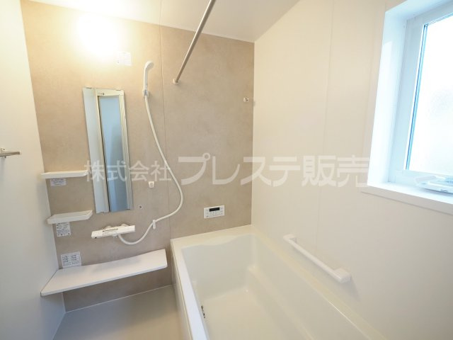 奈良市五条畑１丁目の新築一戸建 全２区画の浴室|現地写真（１号地浴室）浴室暖房乾燥機を標準装備！
