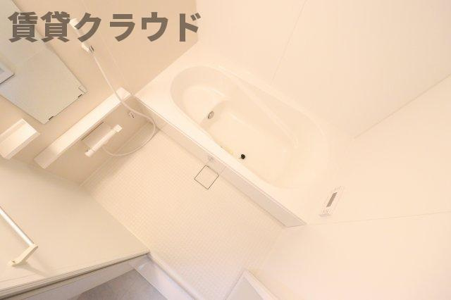 AALII（アアリイ）Ⅰの浴室|広々としたバスルーム♪一日の疲れをゆっくり癒してください♪