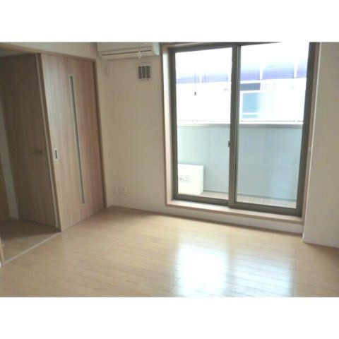 クレスト三軒茶屋の居間・リビング