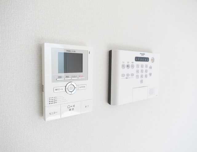 メルヴェーユのセキュリティ|ＴＶドアホンと警備システムでしっかりセキュリティ！