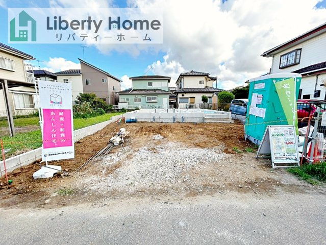 牛久市岡見町第5　新築戸建の駐車場