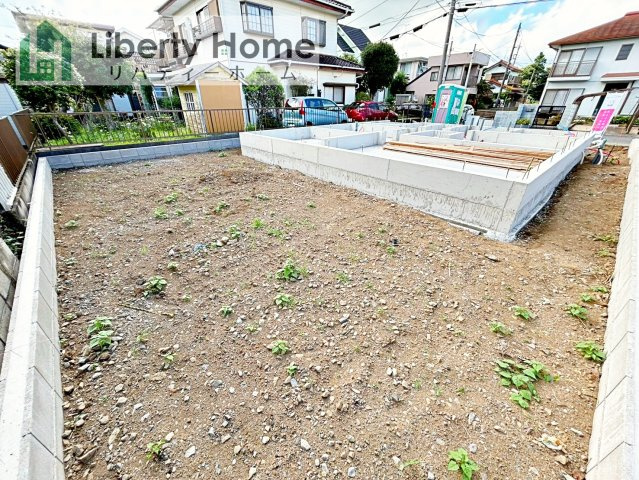 牛久市岡見町第5　新築戸建の前面道路含む現地写真