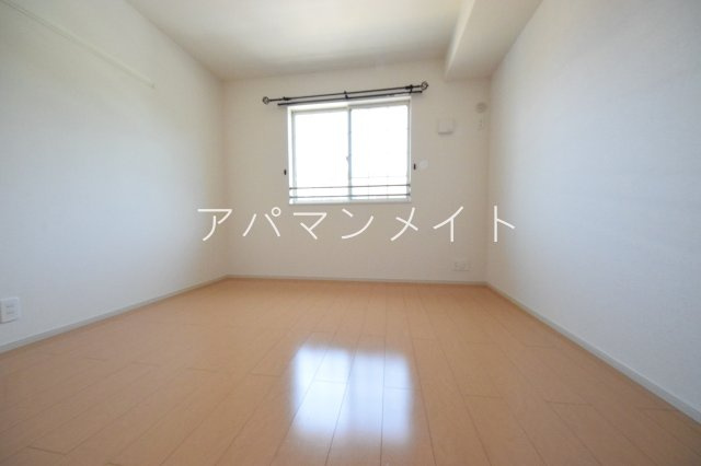 【寝室】 | ヘリオトロープ | 使い勝手のいいお部屋です