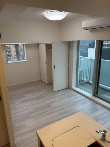 川崎市中原区新丸子東２丁目の賃貸マンションの居間・リビング