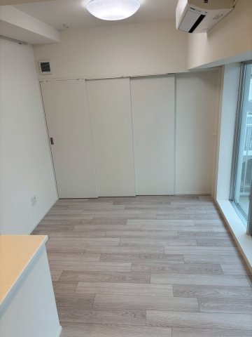 川崎市中原区新丸子東２丁目の賃貸マンションの居間・リビング