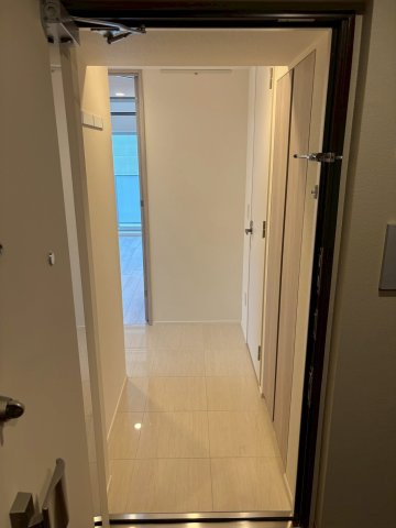 川崎市中原区新丸子東２丁目の賃貸マンションの玄関