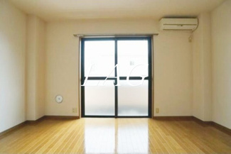 【居間・リビング】 | Ｍフラット | 洋室のお部屋です。