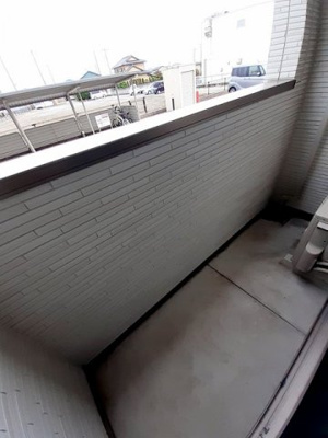 【バルコニー】 | フラン　カーサ | 外からの目が気にならないバルコニーで洗濯物が干せます