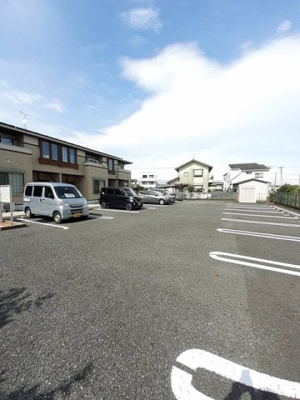 【駐車場】 | グラン　フリーデ | 駐車場に車を止められます