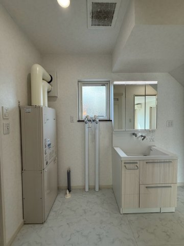 芦野5丁目　中古住宅　”美室です”の独立洗面台