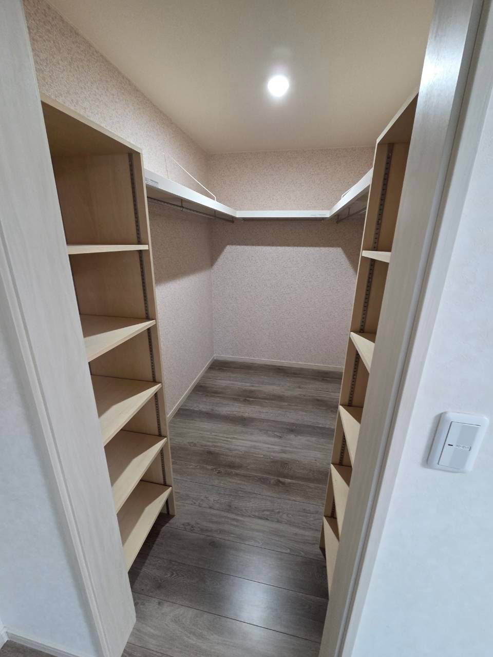 芦野5丁目　中古住宅　”美室です”のその他|ウォークインクローゼット