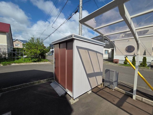 芦野5丁目　中古住宅　”美室です”の駐車場|物置