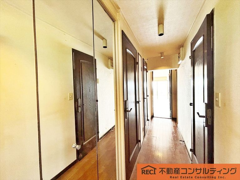 御影グランドハイツの玄関