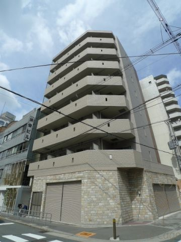 トゥールロワイエ北梅田の外観