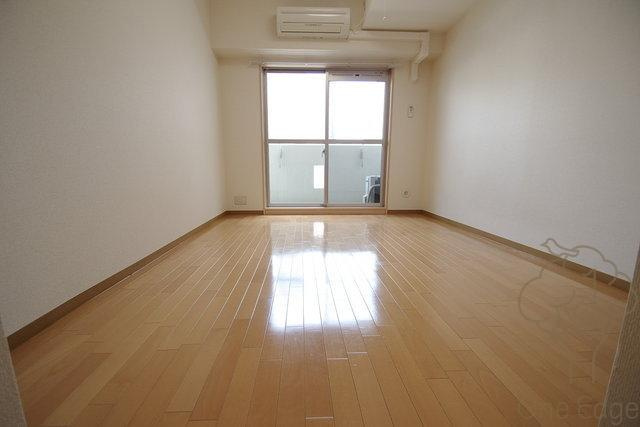 トゥールロワイエ北梅田の寝室