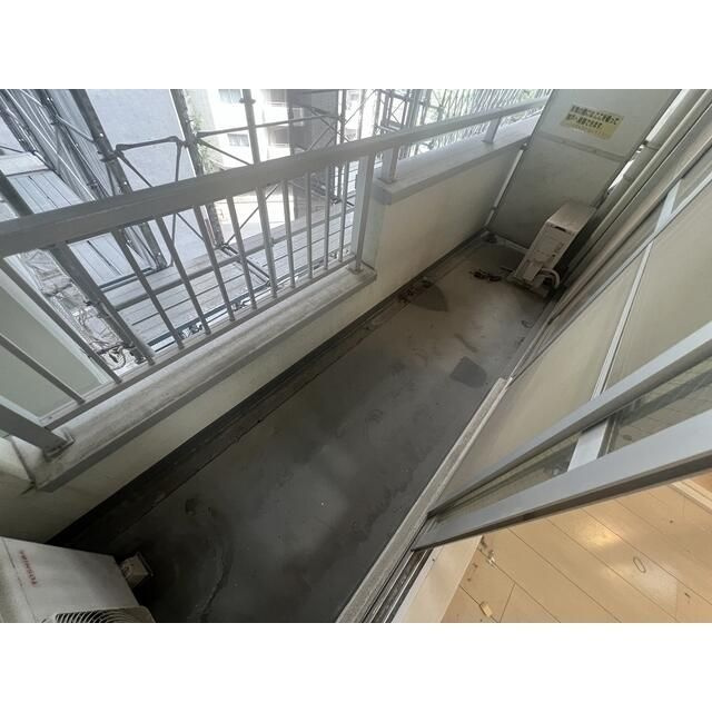 井の頭マンションのバルコニー