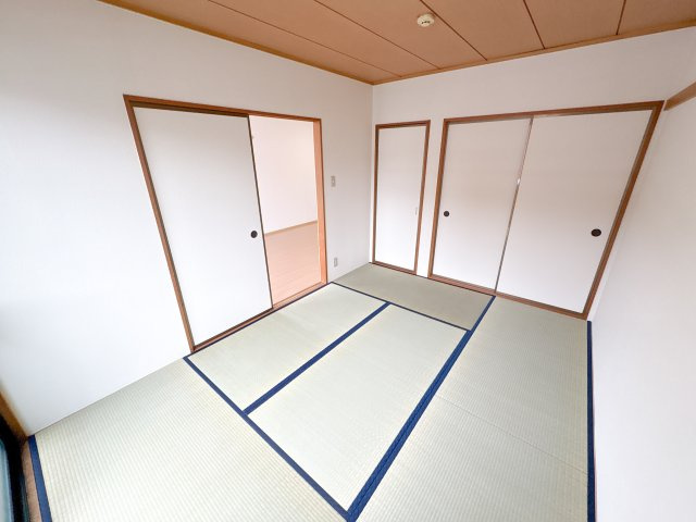 ジョイフル東生駒 B棟の和室