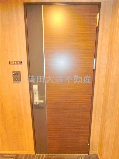 セル エット ルミエールの玄関