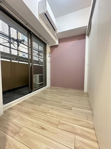 壁紙の色は部屋によって違います。