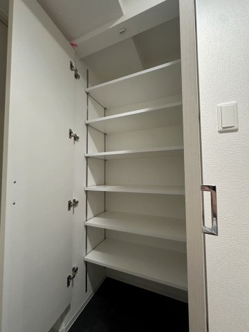 【収納】セレニテ江坂グランデ