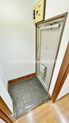 栗原マンションの玄関