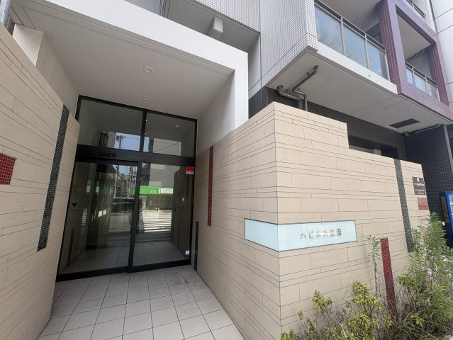 ハピネス江坂のエントランス