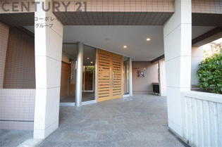周辺は1種低層地域に指定された閑静な住宅地。