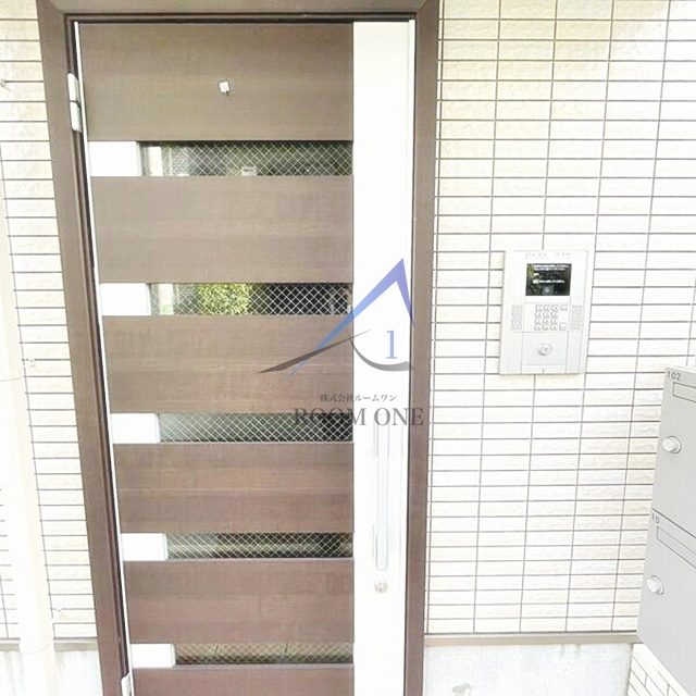 クレスト三軒茶屋のエントランス|エントランスです。