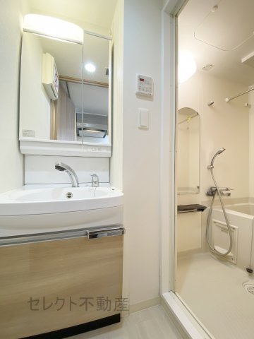 プレサンスジェネ千種内山Ⅱの洗面所
